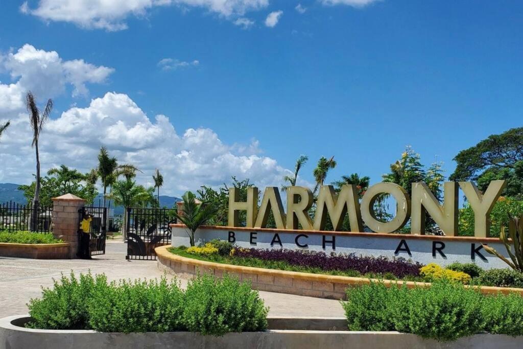Falcon Islandview - Airport Pickup Available - 24Security Montego Bay Exterior photo